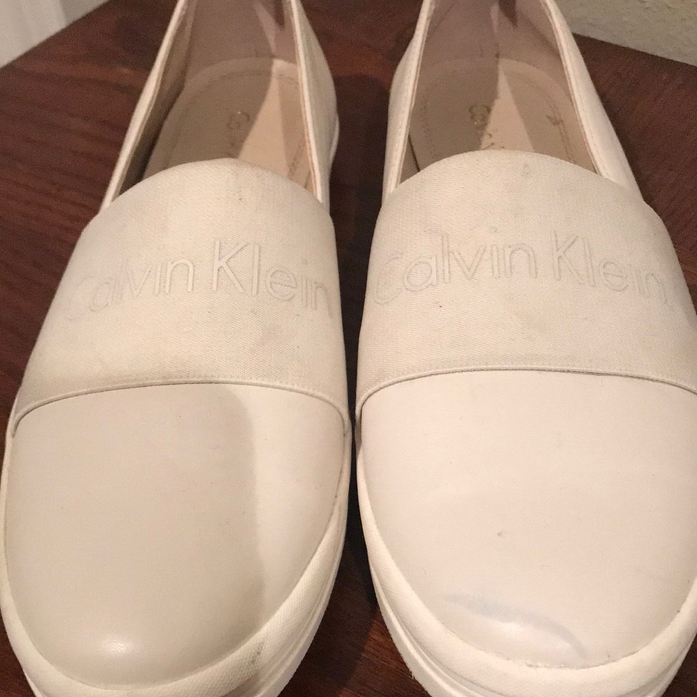 Used women Calvin Klein mint condition size 10 there a mark on left front shoe
